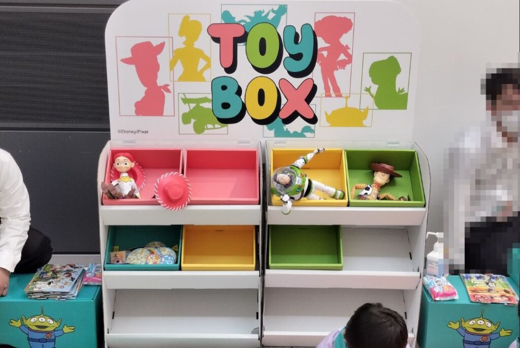 おもちゃラックとBOX