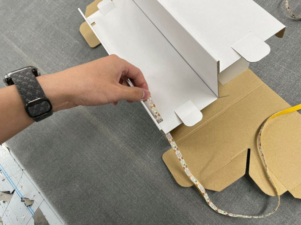 テープライトを通して・・・