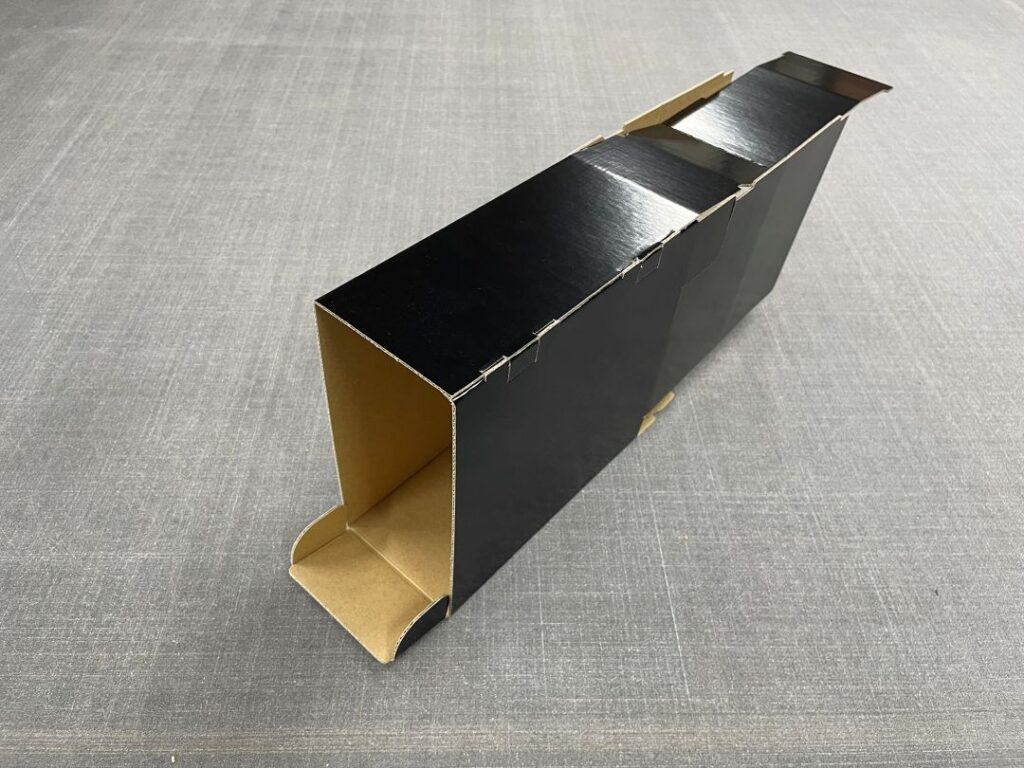 段ボールパーツ組立